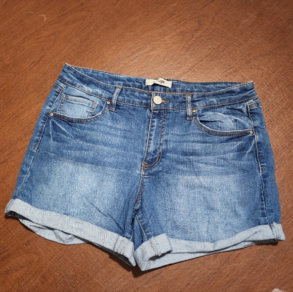 Refuge Classic Blue Jean Shorts - Picture 1 of 6